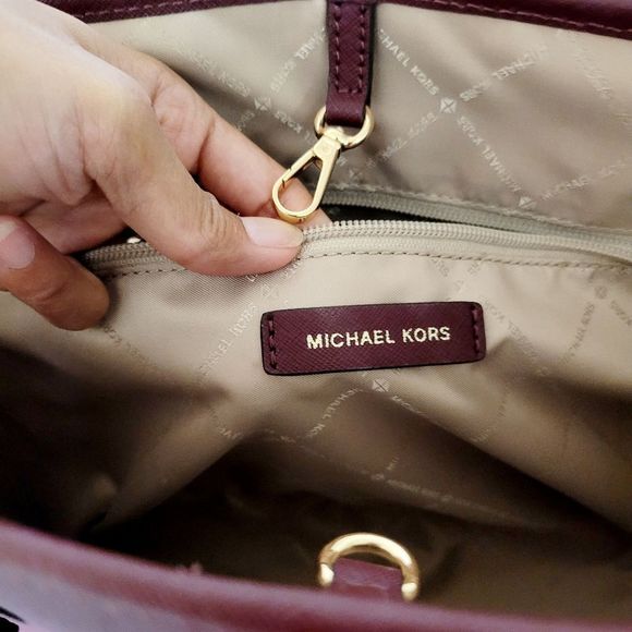 Michael Kors Jet Burgundy Leather Tote Bag - Picture 8 of 13